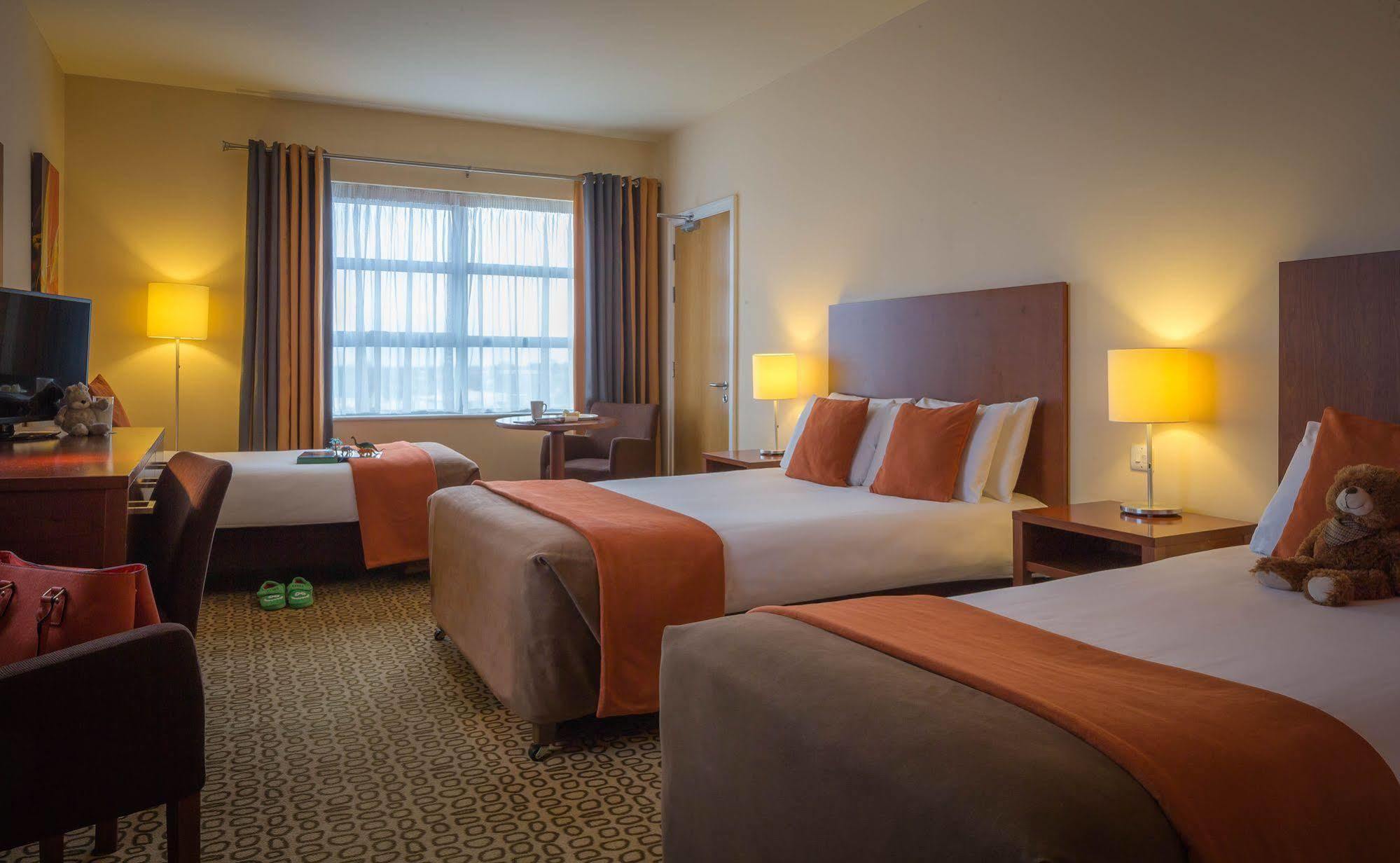 Maldron Hotel & Leisure Centre Limerick Junction Exteriör bild